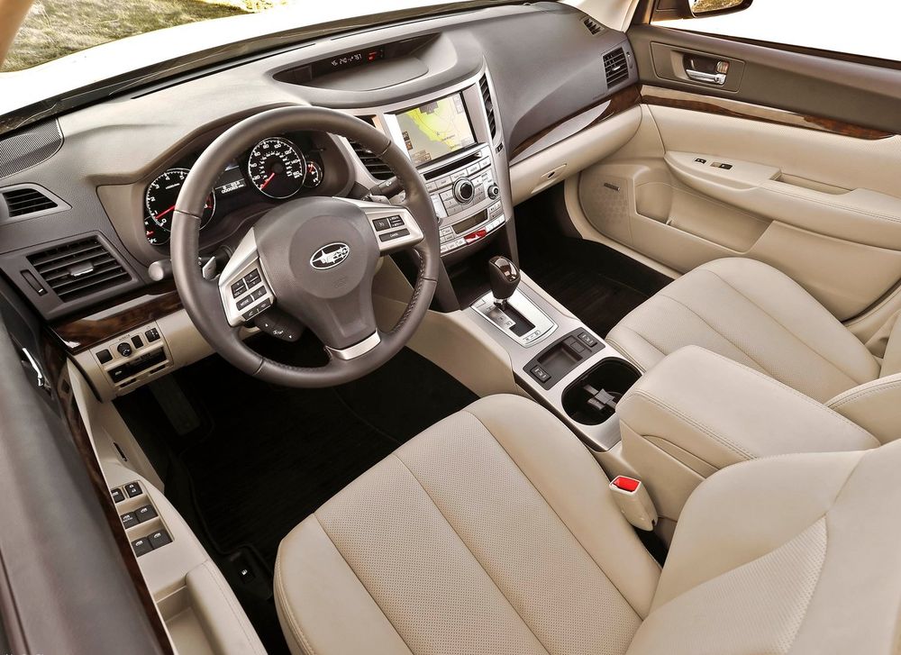 Subaru Legacy 2013 — интерьер, фото 1