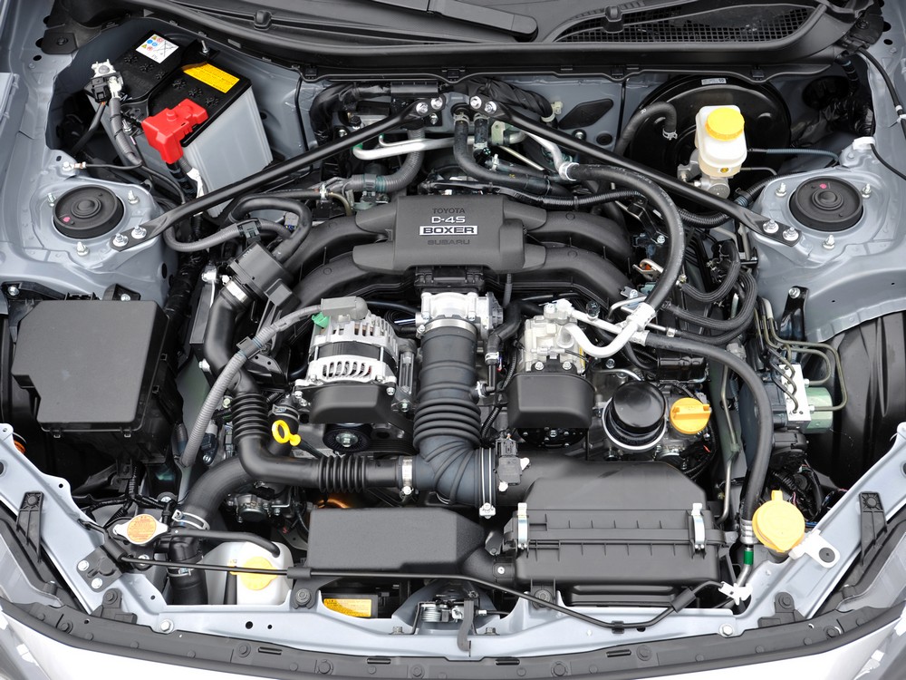 Subaru BRZ — оппозитный мотор 2 л, фото